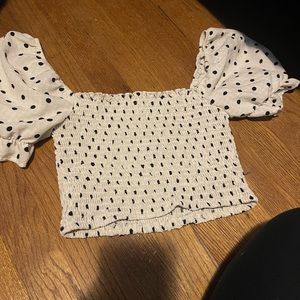 Polka dot crop top with puffed shoulder